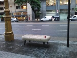 LA CIUDAD QUE (APENAS) MIRAMOS