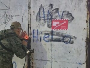 CLAUSURAN UN CORRALÓN ILEGAL EN LA VILLA 31 Y DETIENEN A TRES PERSONAS