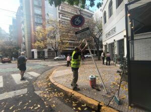 RETIRARON MÁS DE 400 CARTELES IRREGULARES Y ANUNCIAN SANCIONES MÁS SEVERAS PARA LOS INFRACTORES